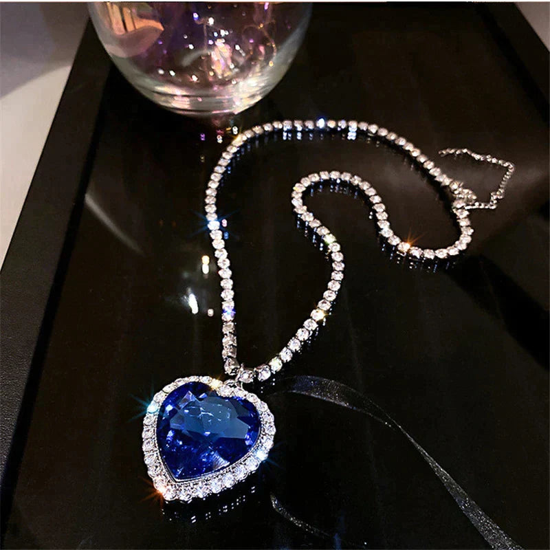 Elegante en Stijlvolle Blauwe Hartketting van Kristal - Amanda