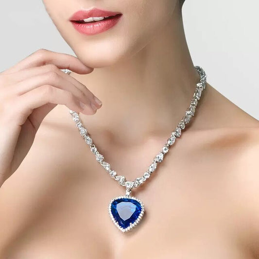 Elegante en Stijlvolle Blauwe Hartketting van Kristal - Amanda