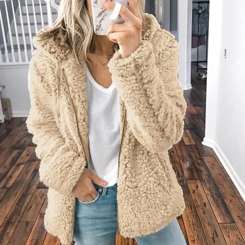 Casual fluffy losse winterjas met capuchon - Mimi