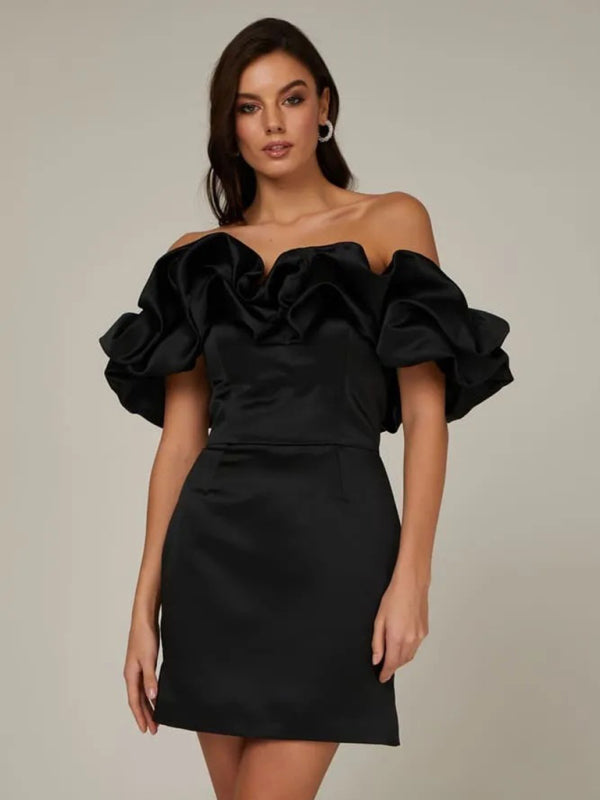 Elegante satijnen off-shoulder jurk met ruches - Gabrielle